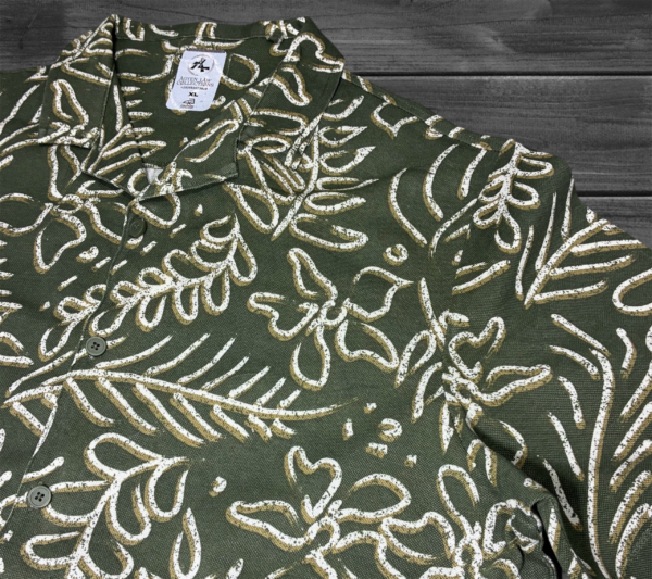 FOREST GREEN LEAVES